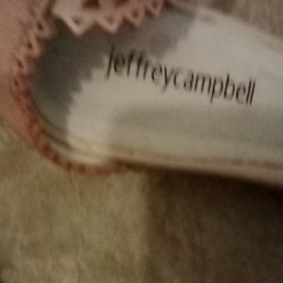 Sandals - Picture 1 of 3